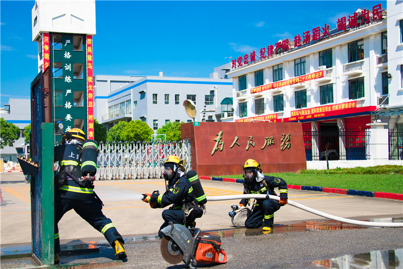 上海金山：消防盛夏練兵忙