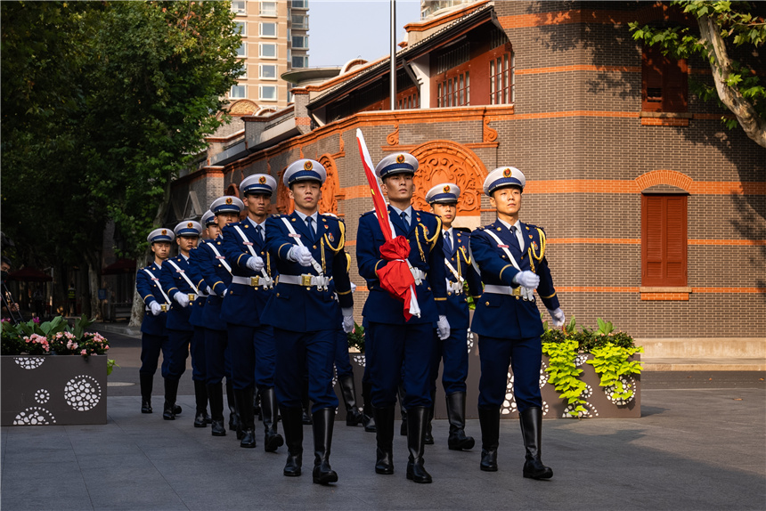 中共一大紀念館舉行升旗儀式。中共一大紀念館供圖