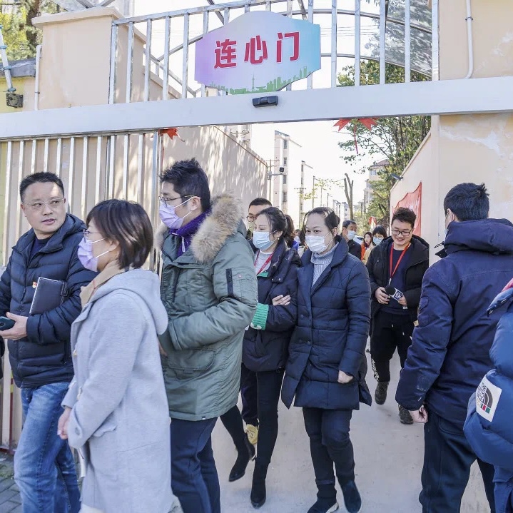  “三駕馬車”齊頭并進，因地制宜創(chuàng)新社區(qū)治理上海楊浦區(qū)新江灣城街道是上海第100個街道，行政管轄面積8.67平方公里，下轄22個居委會、53個居民區(qū)，其中既有中、高檔商品房，也有政立路沿線的老舊小區(qū)……[詳細]